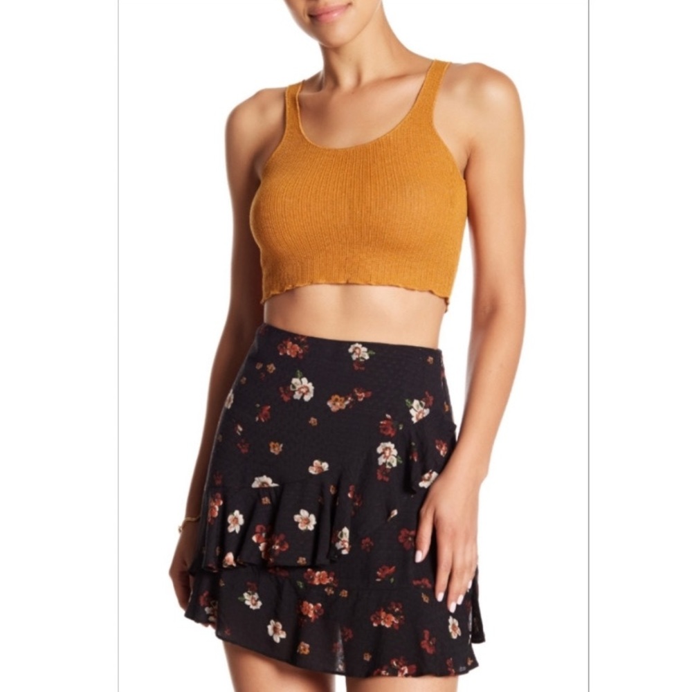 🌺 3/$25 Metallic Honey Knit Cropped Tank Top